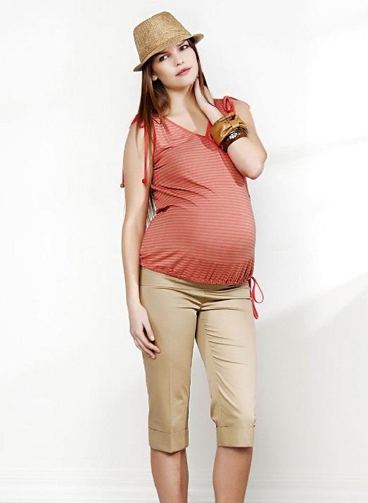 Беременные женщины в одежде